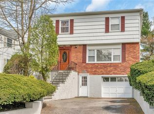 908 Post Rd, Scarsdale, NY 10583