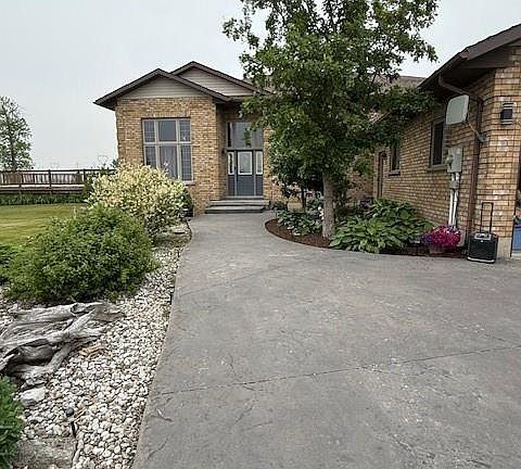 3rd image of 1292 Concession Rd #11