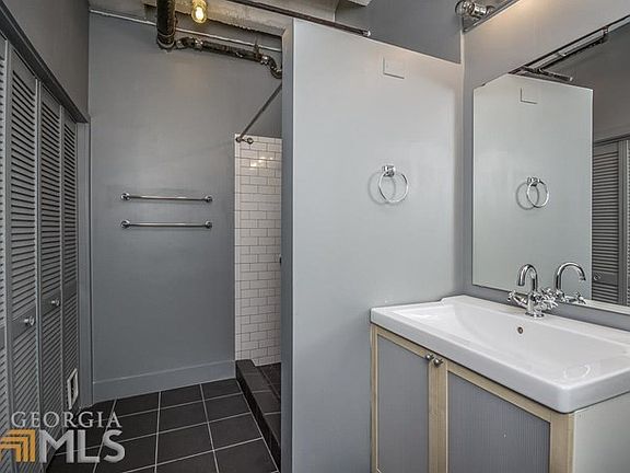 5th image of 878 Peachtree St NE APT 626
