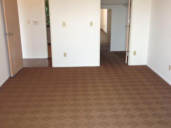 3rd image of 316 N Oakhurst Dr #302