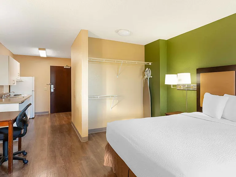 Studio Suite - 1 Queen Bed