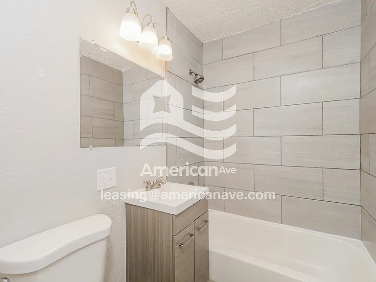 1308748_009_bathroom_14.jpg