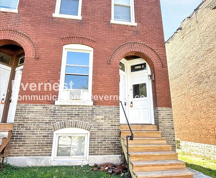 3722 Fairview Ave — Photo 2
