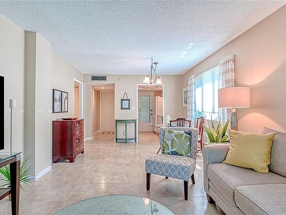 3rd image of 1300 Gulf Shore Blvd N APT 104