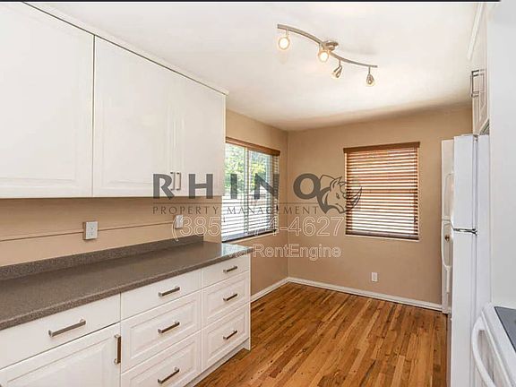 3rd image of 981 36th St