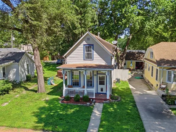 312 Pine St, Leavenworth, KS 66048