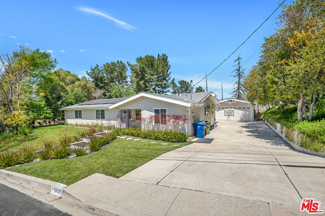 4 bed, 2.0 bath, 1928 sqft, $6,495 — Photo 4
