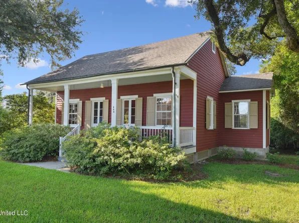 342 Main St, Bay Saint Louis, MS 39520