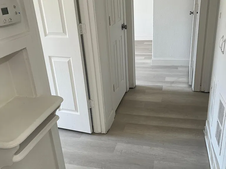 1005 Highland Dr — Photo 1