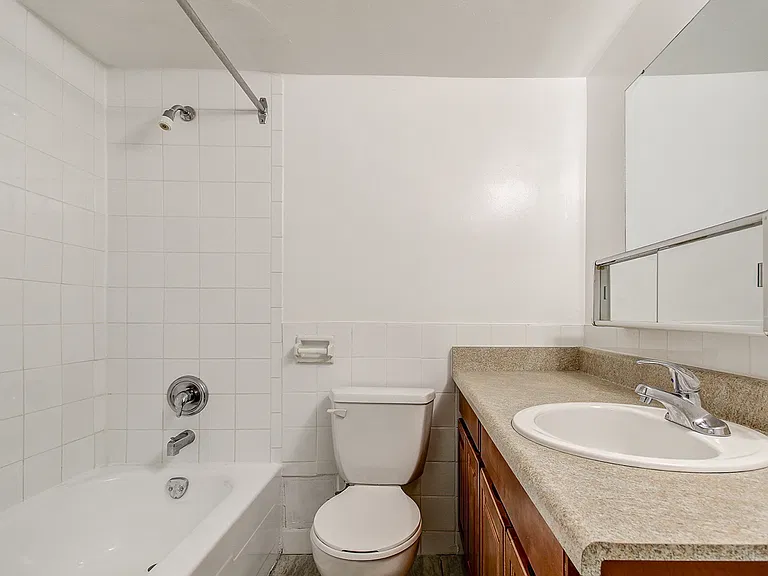 10 Kensington Rd — Photo 9