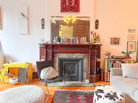 Living room, photo 2