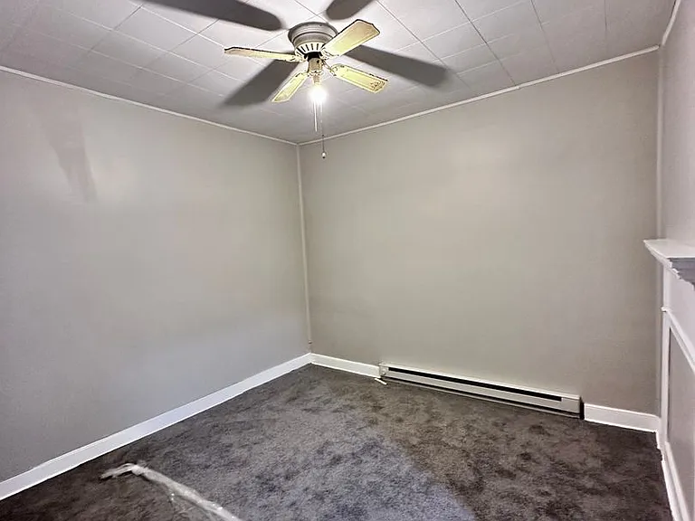 302-308 W Main St — Photo 16
