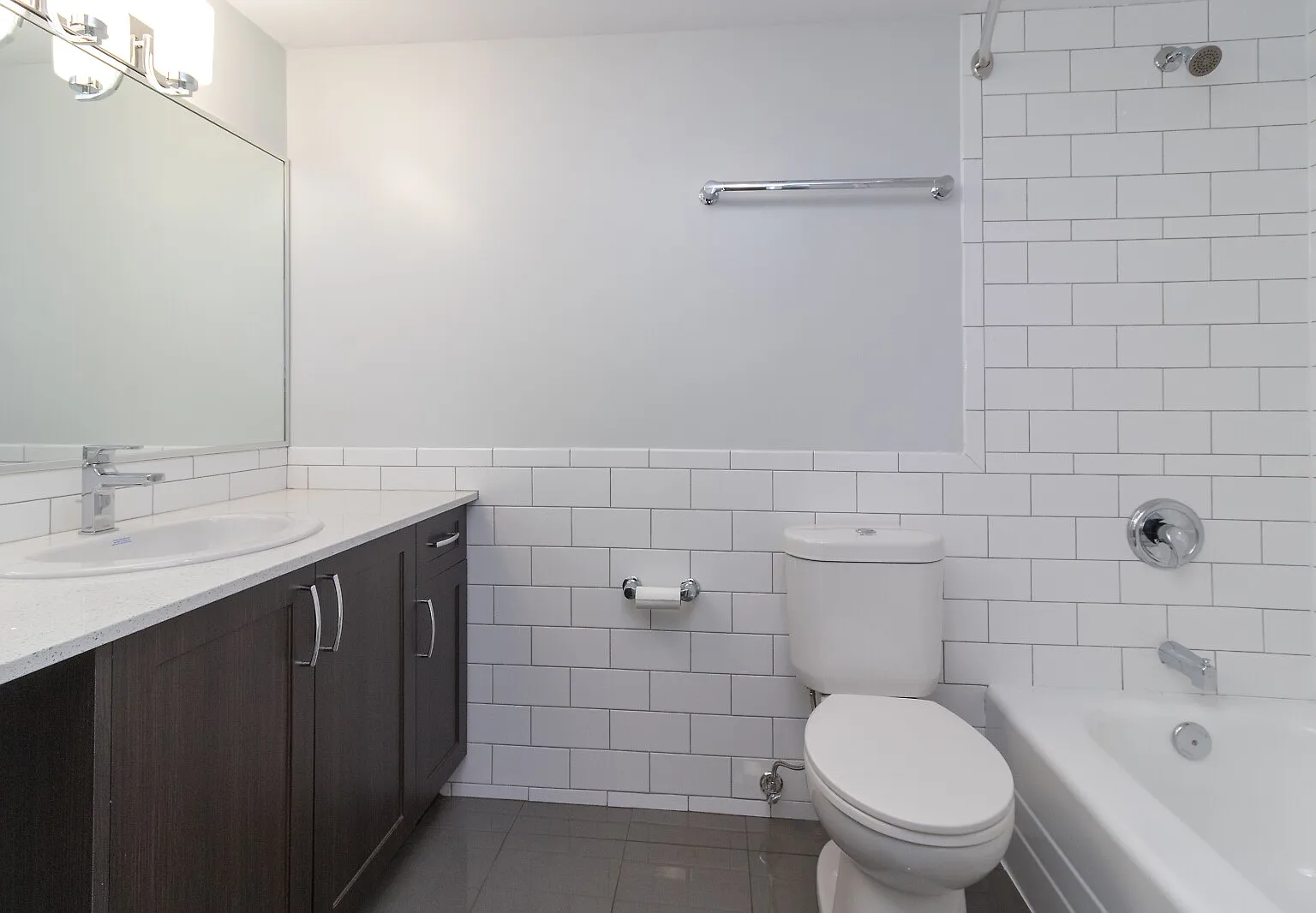 Madrona Manor Apartments — Photo 4