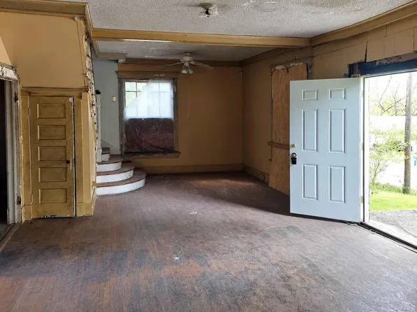 110 Acorn Dr, Marshall, TX 75670