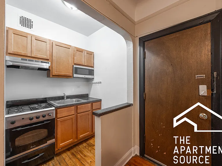 940 W Cuyler Ave #2 — Photo 5
