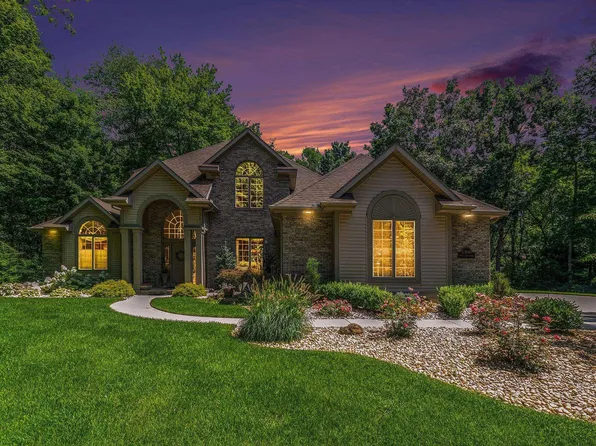 53640 Forest Lakes Dr, Middlebury, IN 46540