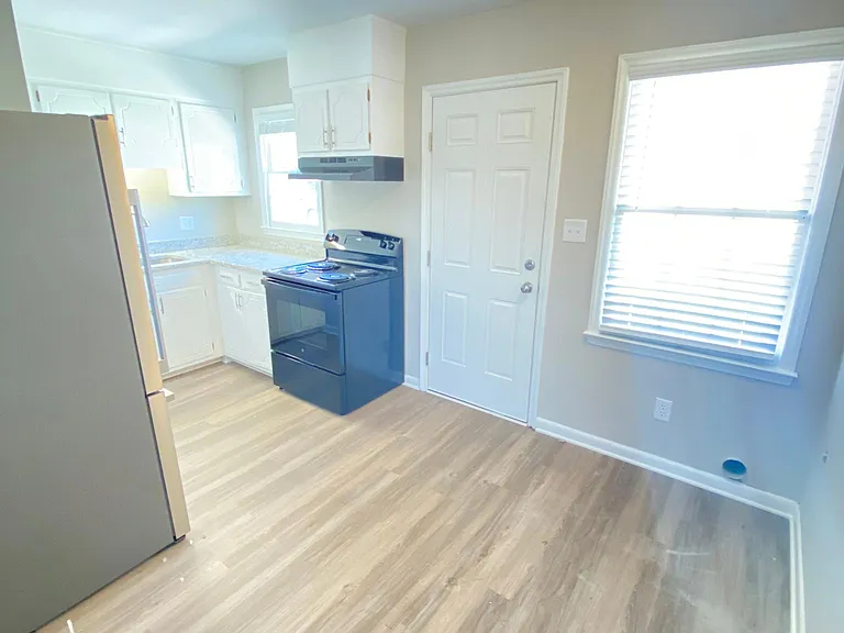 801 Oakwood Villa Dr — Photo 5