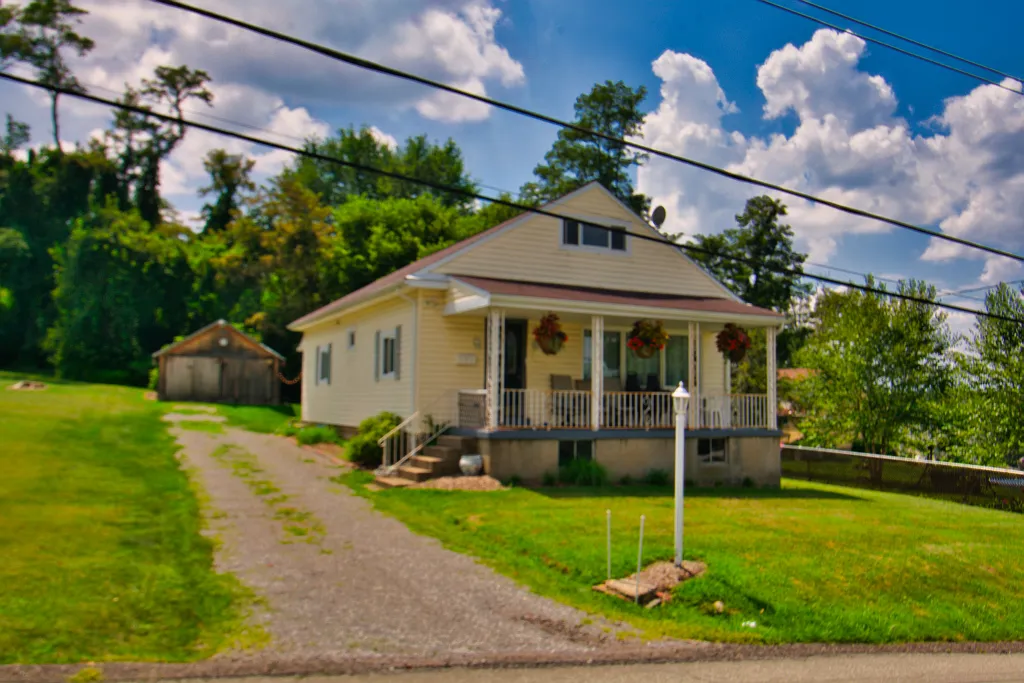 126 Coal St photo 1