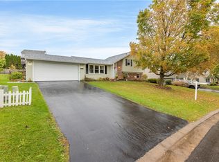 5332 Sunflower Dr, Canandaigua, NY 14424