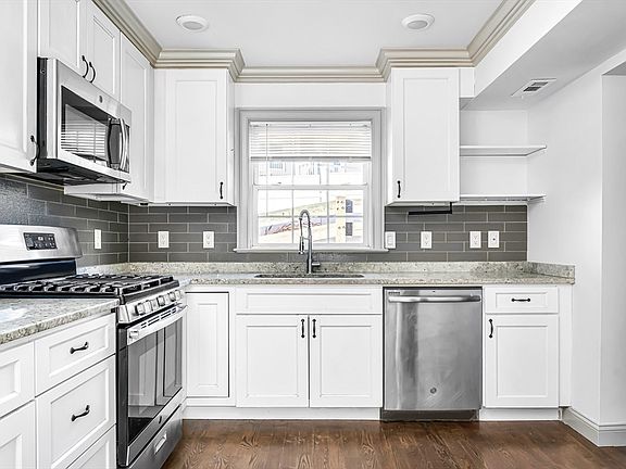 3rd image of 2591 Washington St