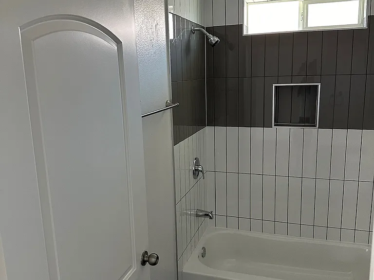 1118 N Flint Ave — Photo 10