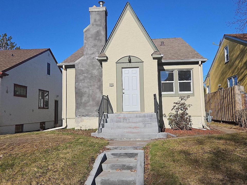 1st image of 221 Snelling Ave