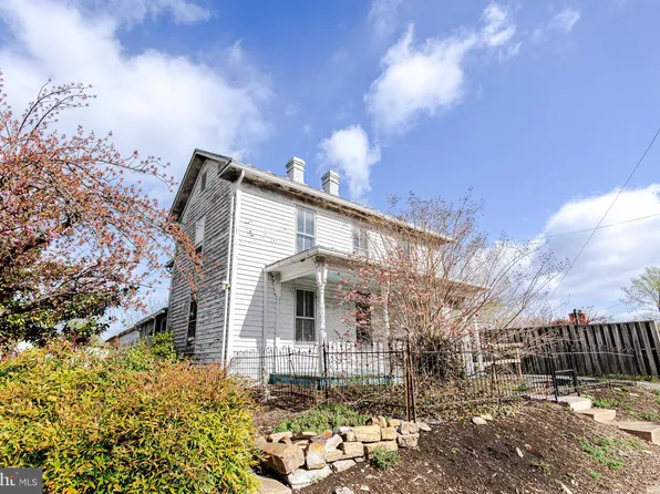 5285 Germain St, Stephens City, VA 22655