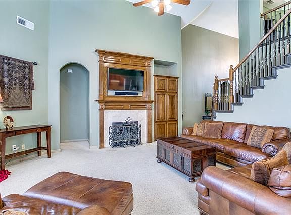 5th image of 2319 Regina Dr