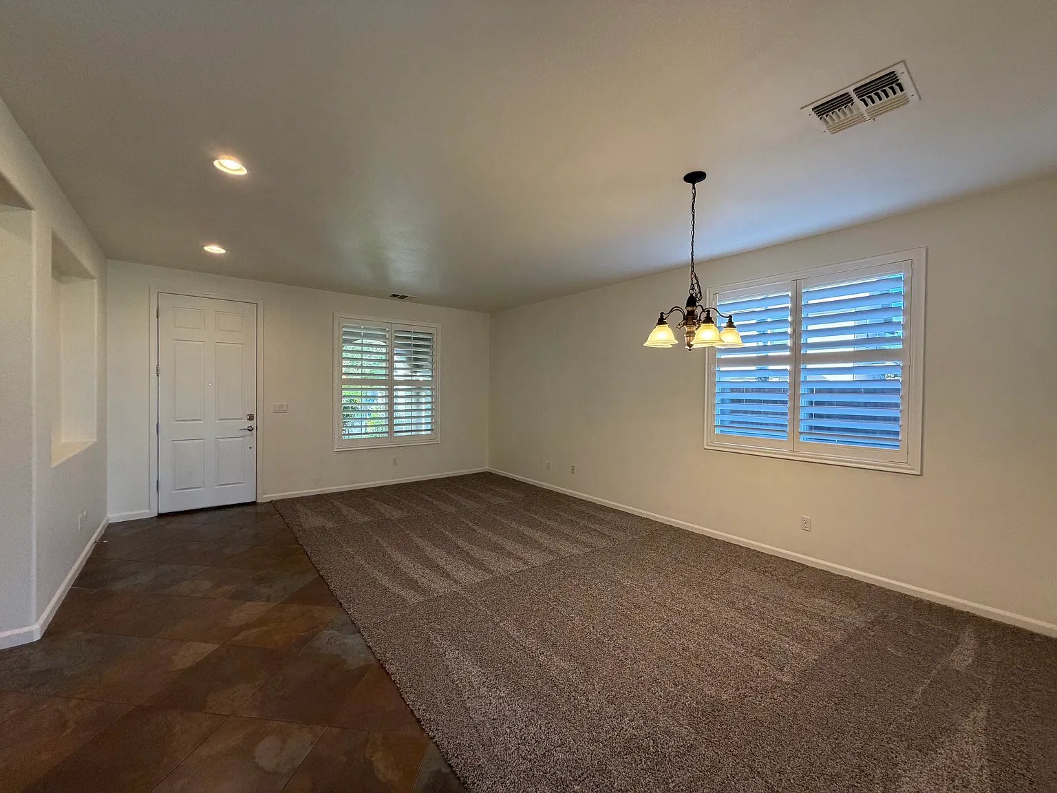 5 bed, 3.5 bath, 3567 sqft, $3,800 — Photo 3
