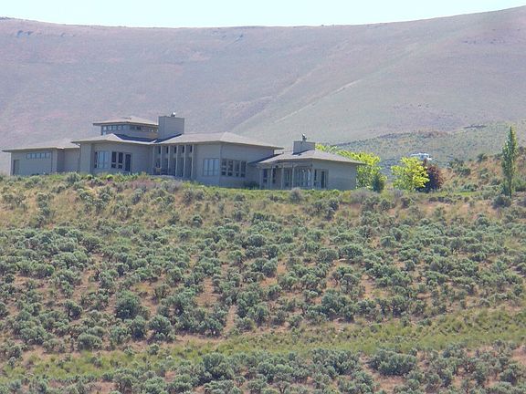 Luxury Home on the Hill
