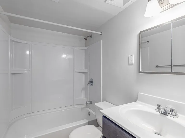Abbey Walk Apartments — Photo 10
