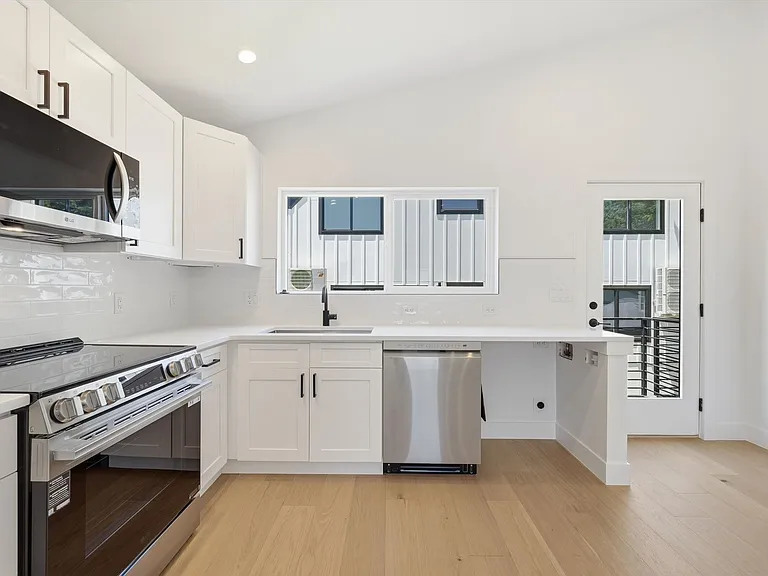 2452 S Marion St — Photo 29