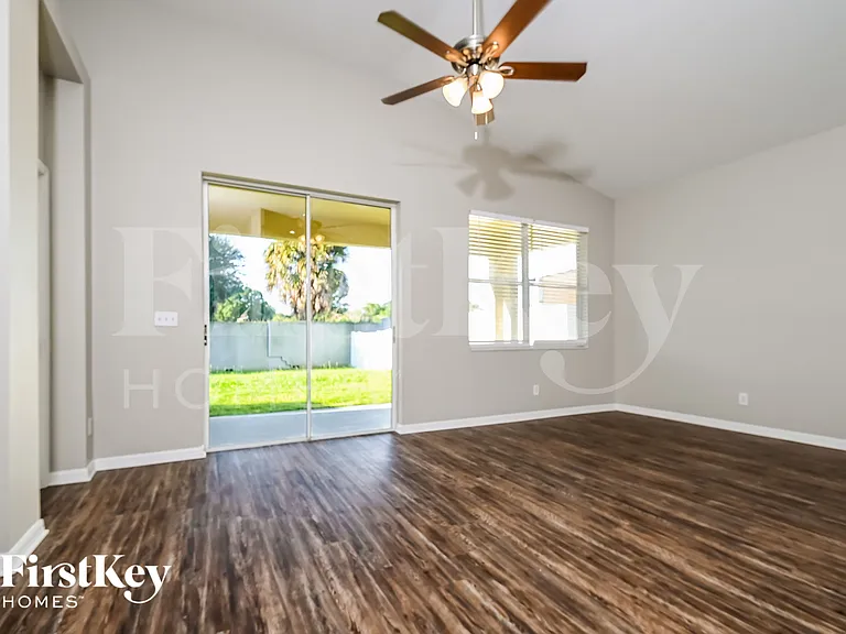 8907 Sandy Plains Dr — Photo 3