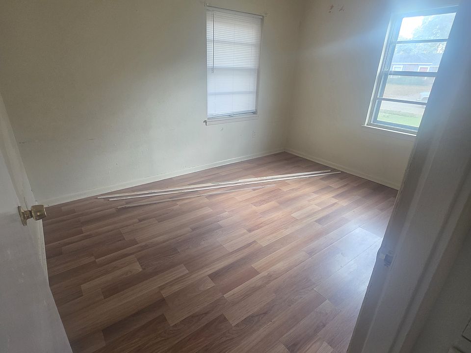 1st image of 4607 Birdwell Ln