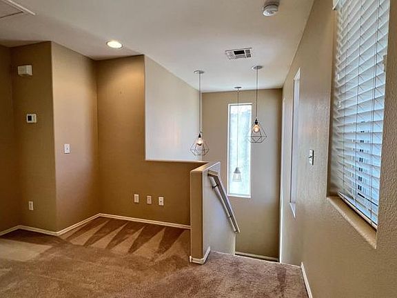 3rd image of 922 Valetta Flat Ave
