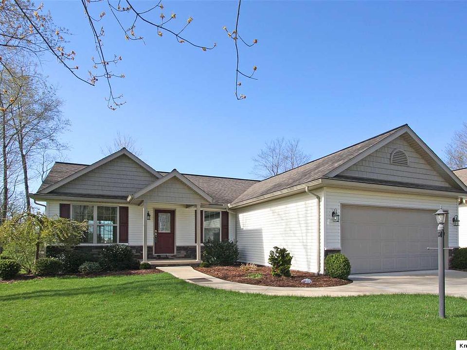 1st image of 765 Royal Cir