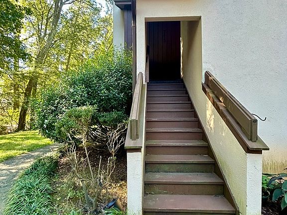 4th image of 7112 Winery Ln