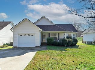 38 Stevenson Rd, Taylors, SC 29687