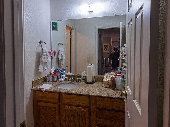 4th image of 850 N University Ave APT 100