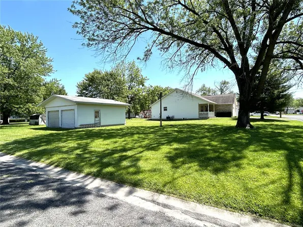 207 N Franklin St, Albers, IL 62215