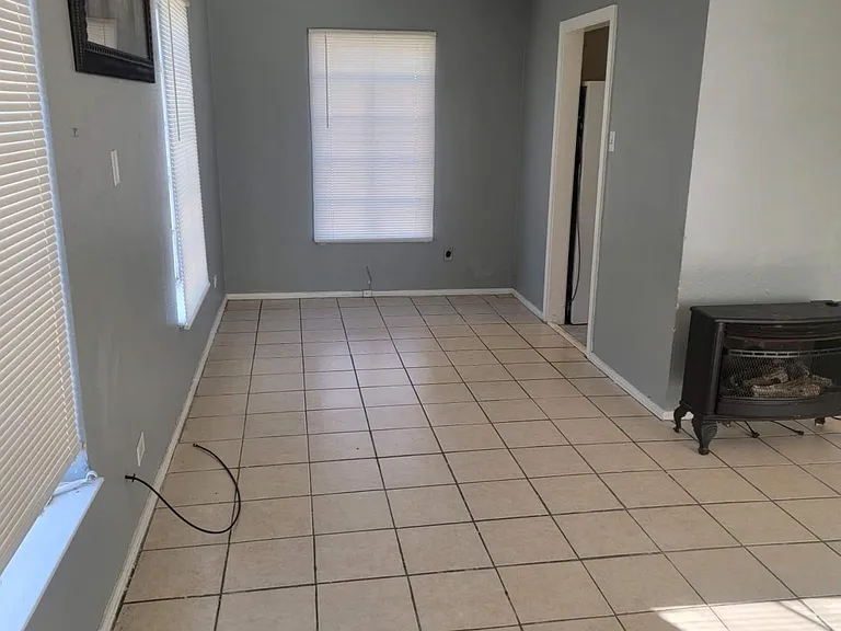 1219 W Morton St — Photo 3