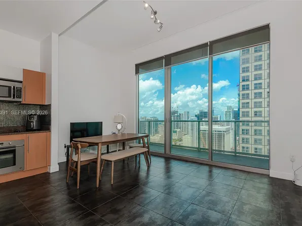 300 S Biscayne Blvd #Penthouse 3903, Miami, FL 33131