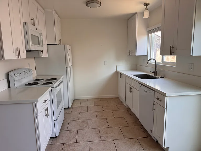 761 Obispo Ave #4 — Photo 4