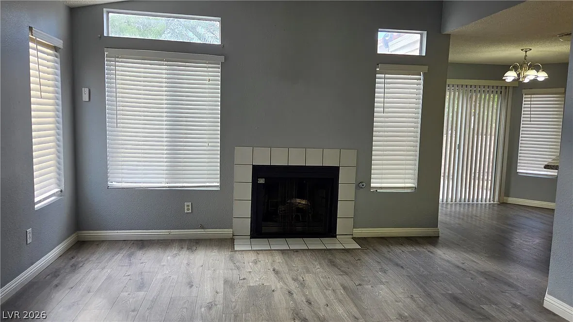 3 bed, 2.0 bath, 1205 sqft, $1,756 — Photo 3