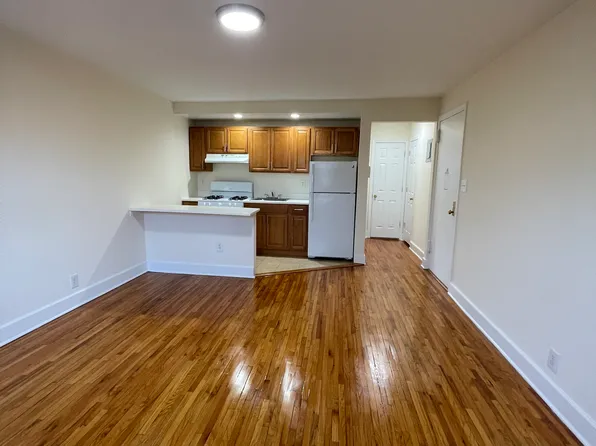 192-11 42nd Ave #3, Flushing, NY 11358