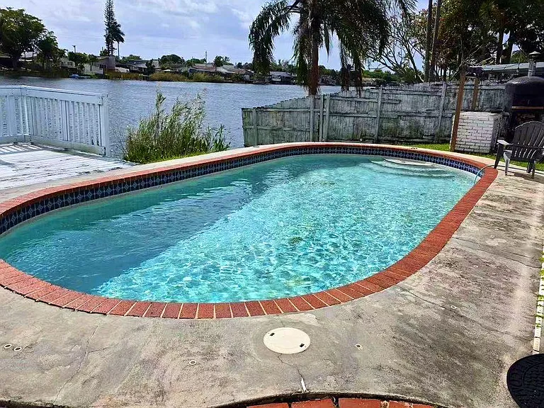 5426 SW 25th Ave — Photo 14