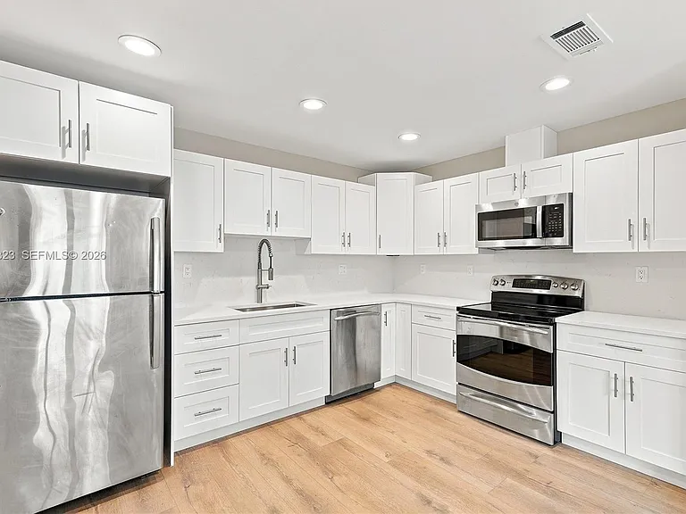 7196 SW 22nd Pl #7196 — Photo 8