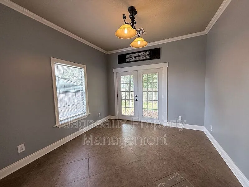 3 bed, 2.0 bath, $1,650 — Photo 4