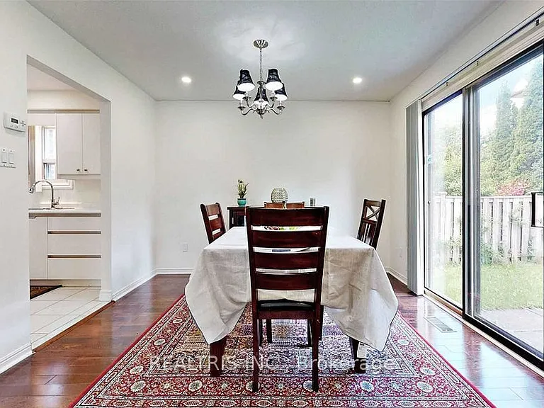 68 Gretman Cres — Photo 8