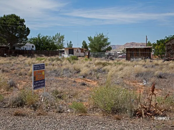 18 W Hawkins St, Kanab, UT 84741